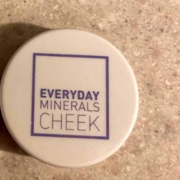 New with tags, full size Everyday Minerals blush - Picture 3 of 3